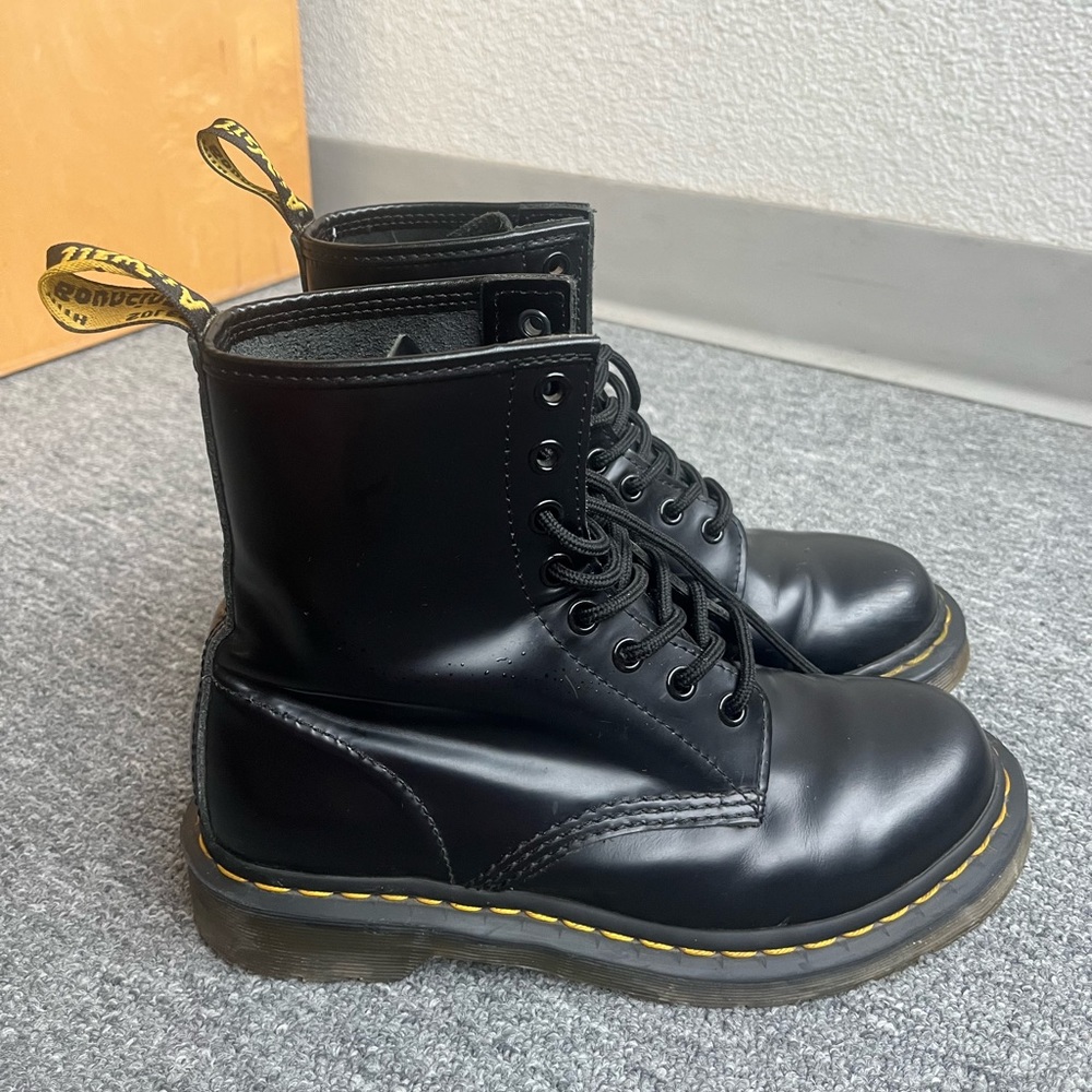 1460 doc martens smooth leather women’s size 7